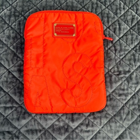 MARC JACOBS Tablet iPad Red Case 8” X 10.5” Quilted protector holder - Picture 1 of 12